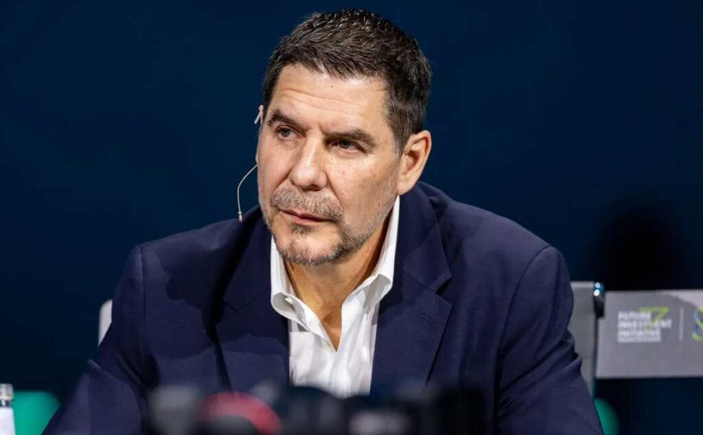 Marcelo Claure niega controlar medios y defiende transparencia de sus encuestas