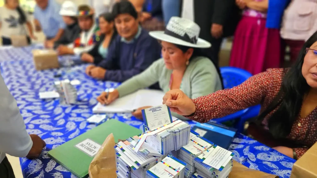 Evo Pueblo inicia inscripción de militantes y conforma comisión para conseguir sigla electoral