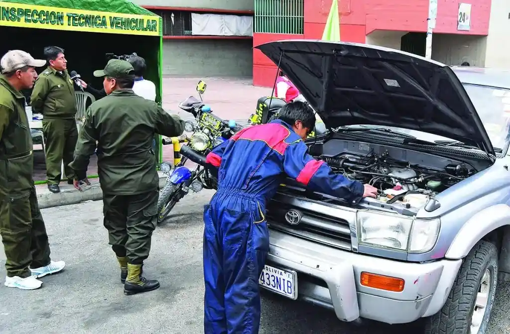 Arranca la Inspección Técnica Vehicular 2025 en Bolivia con más de 150 puntos en La Paz