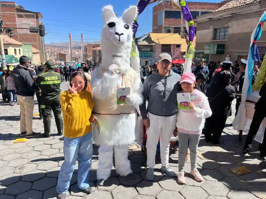 Fiscalía de Potosí socializó el Proyecto de Ley para la Protección de la Integridad Sexual de Niñas, Niños y Adolescentes en entornos digitales durante la entrada de Ch’utillos