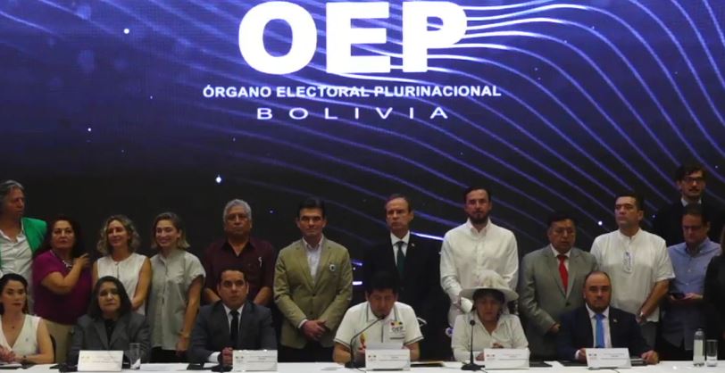 Candidatos del PDC y Libre firman compromiso para evitar desinformación en la segunda vuelta