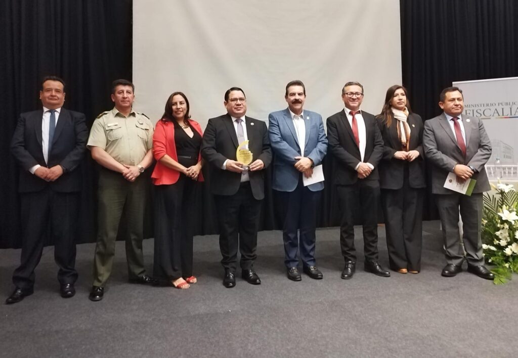 En el Día Internacional de la No Violencia, el Fiscal General instala mesa departamental interinstitucional en Cochabamba para fortalecer la lucha contra este flagelo