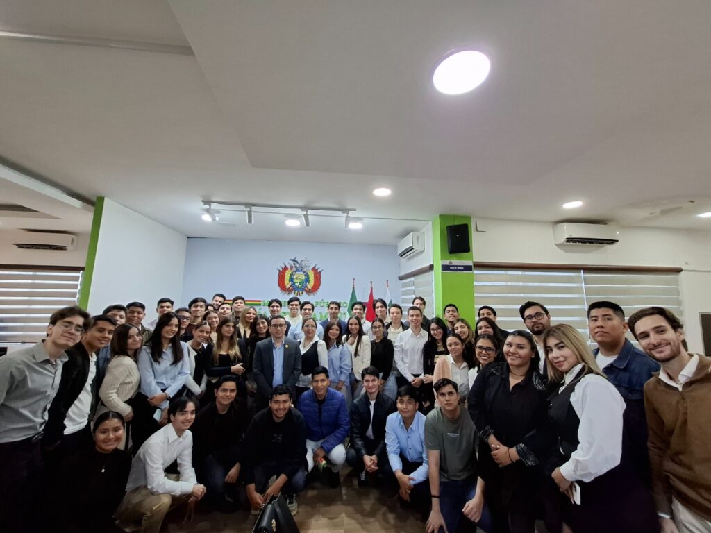 Socialización de la Ley Nº 1636 llega a estudiantes de Derecho de la Universidad Privada de Santa Cruz (UPSA)