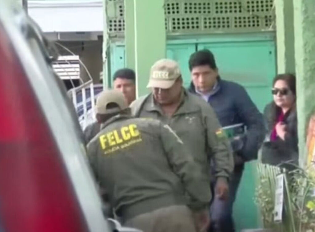 Franklin Flores deja celdas policiales para cumplir detención domiciliaria