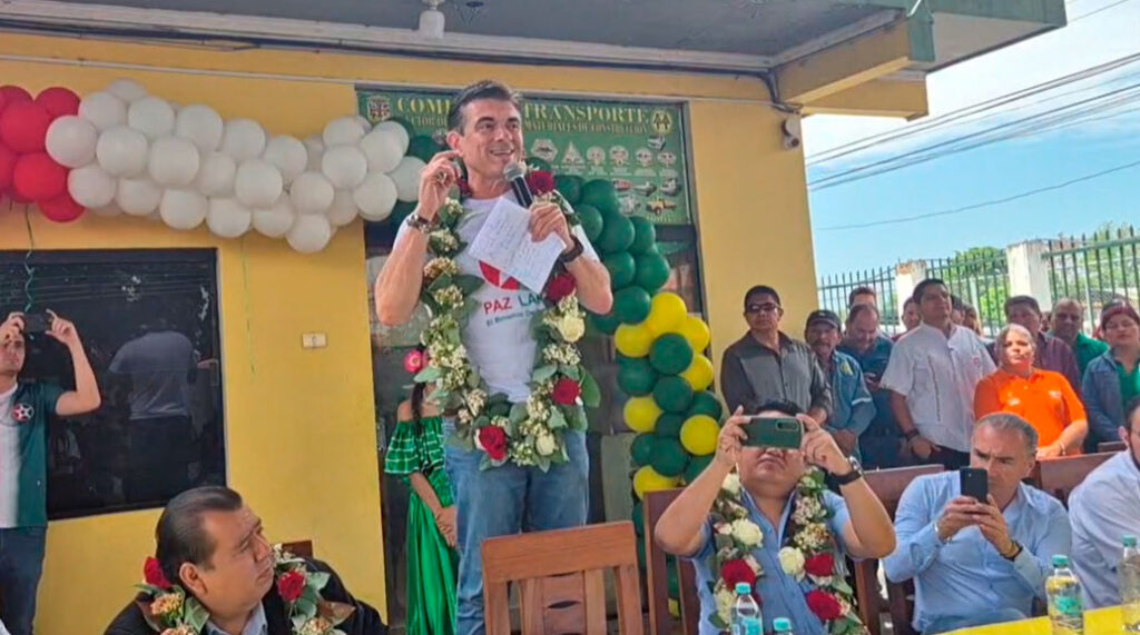 Rodrigo Paz pide disculpas a transportistas cruceños y presenta su propuesta sectorial