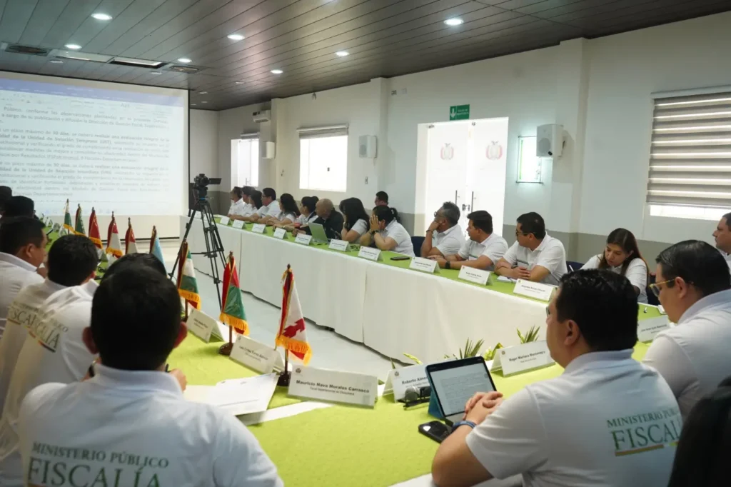 El Fiscal General recibe doble certificación internacional otorgada por IBNORCA a la Escuela de Fiscales del Estado que se consolida como referente en formación fiscal en Bolivia