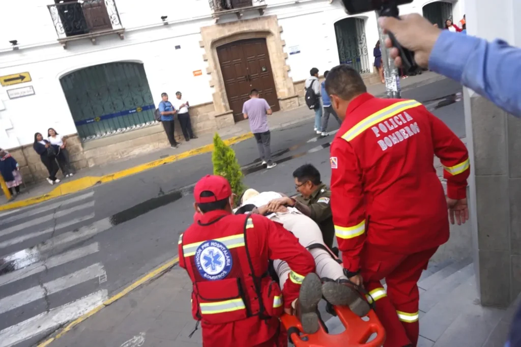 Fiscalía General ejecuta simulacro sorpresa de evacuación para fortalecer la seguridad y respuesta institucional ante emergencias