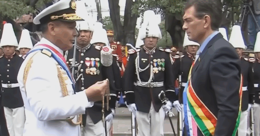 Rodrigo Paz es reconocido como Capitán General de las Fuerzas Armadas en su primer acto oficial en Sucre