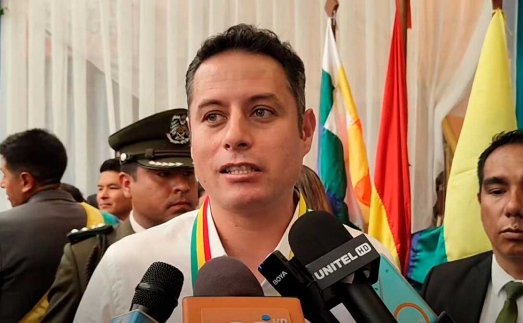 Lara insiste en críticas a Paz y defiende el uso de TikTok como medio de comunicación