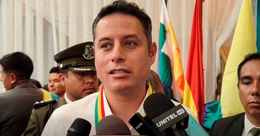 Lara insiste en críticas a Paz y defiende el uso de TikTok como medio de comunicación