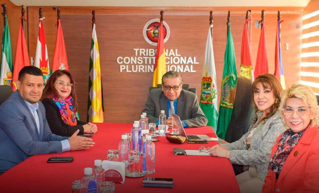 Magistrados ‘autoprorrogados’ del TCP enfrentan orden de aprehensión tras su cese