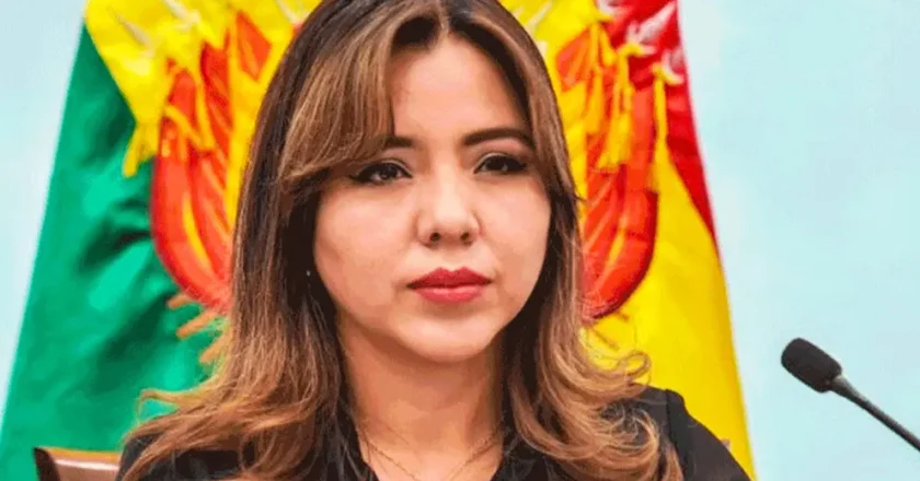 Libre presenta denuncia penal contra exviceministra Gabriela Alcón por contratos de publicidad estatal