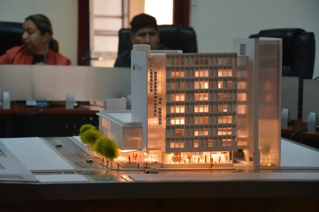 La brigada parlamentaria respalda la construcción del nuevo edificio del IDIF y la Fiscalía Departamental de Oruro