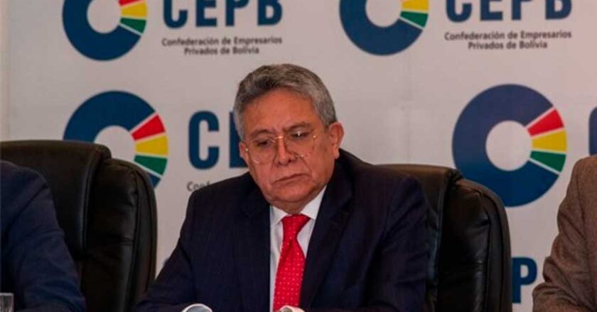 Empresarios respaldan medidas económicas del Gobierno pero advierten riesgos por alza del salario mínimo