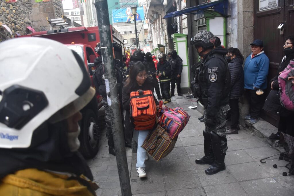 Incendio en Casa Colonial de La Paz deja $us 600 mil en pérdidas a comerciantes y artesanos