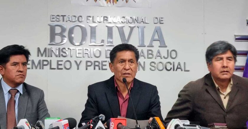 Gobierno declara feriado el 2 de enero para impulsar el turismo y mantiene el del 22 de enero