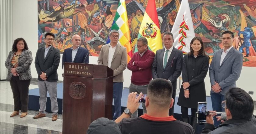 Gobierno abre mesas técnicas y vuelve a convocar a la COB para debatir el Decreto 5503