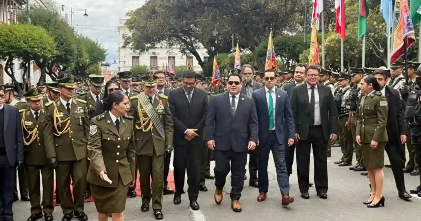 Fiscal General del Estado acompaña el inicio de las celebraciones por el Bicentenario de la Policía Boliviana