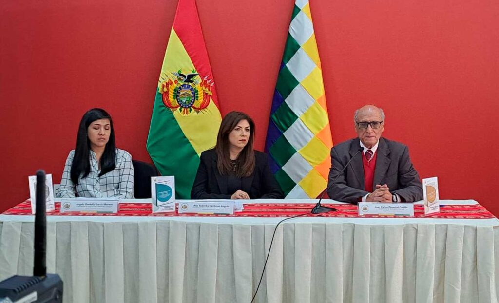 Ministerio de Educación prohíbe celulares en aulas y actos de promoción para Inicial y Primaria en 2026