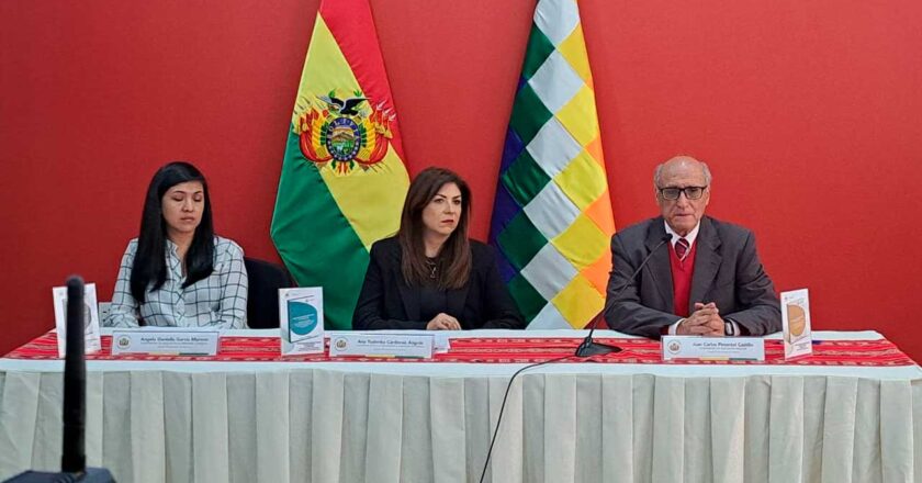 Ministerio de Educación prohíbe celulares en aulas y actos de promoción para Inicial y Primaria en 2026