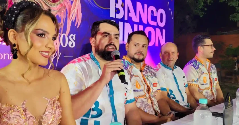 Banco Unión y la comparsa Los Tremendazos impulsan la postulación del Carnaval Cruceño ante la Unesco