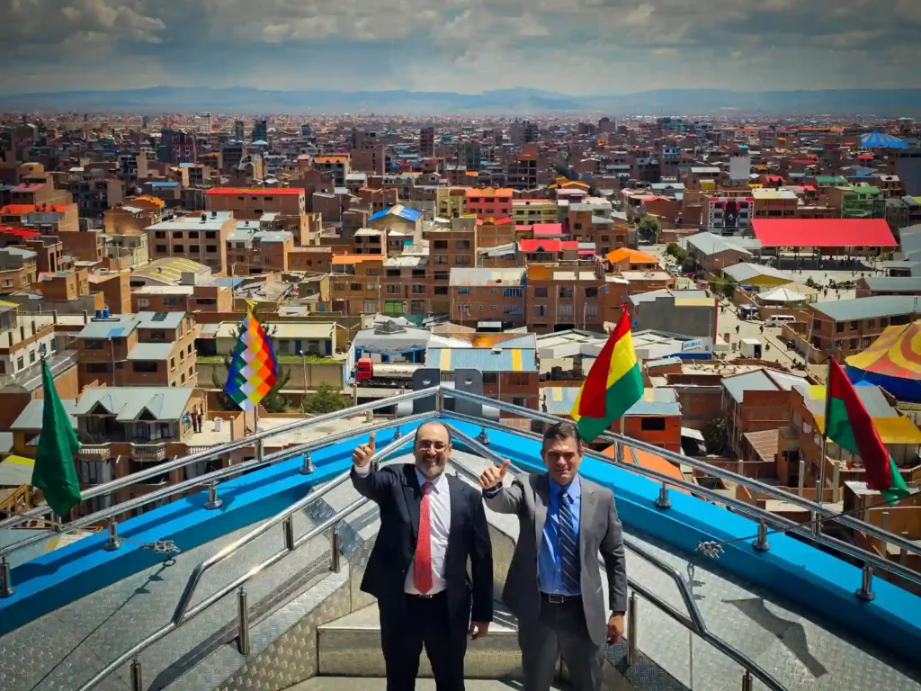 CAF destaca el potencial de la economía cultural tras visita al cholet ‘Crucero de Los Andes’ en El Alto