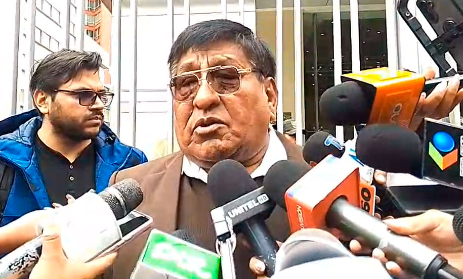 Choferes rompen diálogo con el Gobierno por ausencia del Ministro de Hidrocarburos