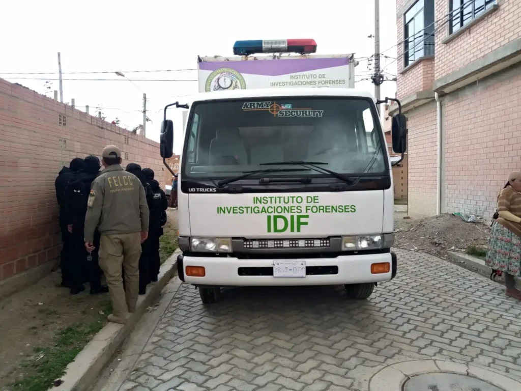 Fiscalía investiga como feminicidio la muerte de una mujer hallada en vía pública en El Alto