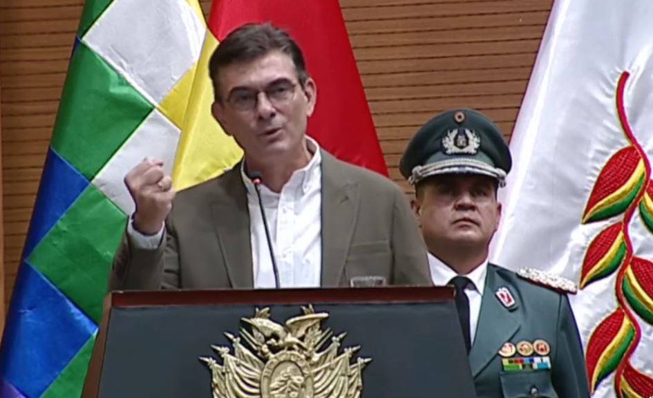 Presidente anuncia inversión de más de $us 50 millones para reforma educativa y ciudadanía digital