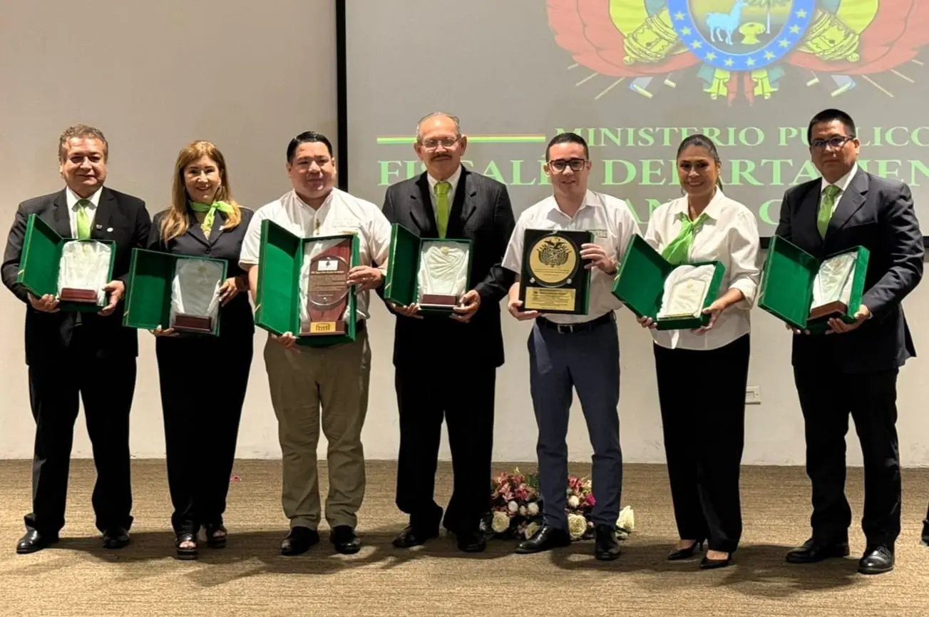 Reconocen la labor del Fiscal General en el Día del Fiscal Boliviano