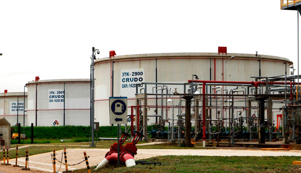 YPFB asegura que adjudicó compra de crudo a Trafigura por ofrecer el menor precio