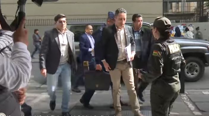 Vicepresidente anuncia denuncia penal por presunto sobreprecio en adquisiciones de YPFB