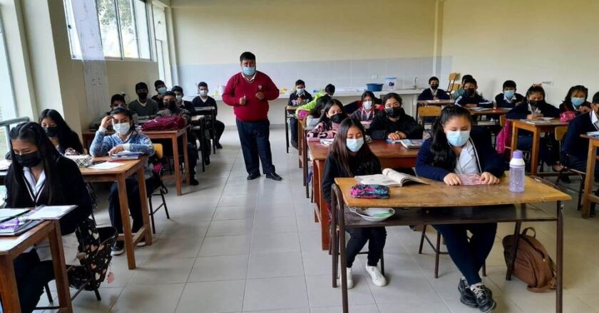 Escuelas de Bolivia harán breves actos cívicos por el Día del Mar el 23 de marzo