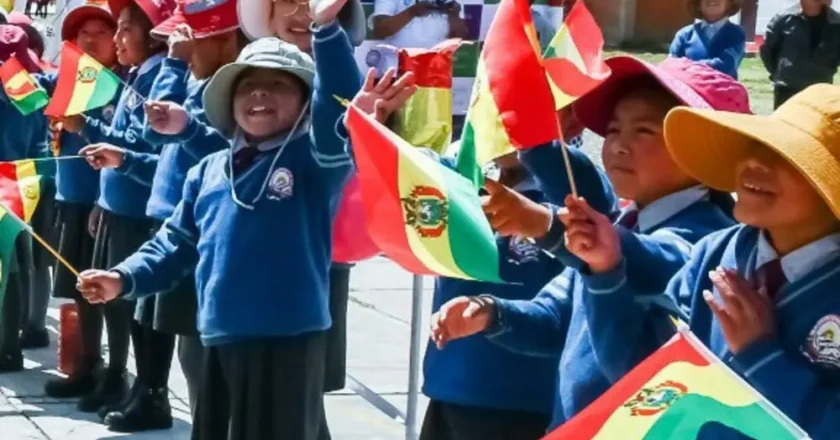 Ministerio de Educación aclara que no prohíbe desfiles por el Día del Mar