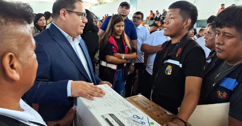 Fiscal General fortalece gestión penitenciaria con entrega de equipos de impresión y digitalización en Palmasola