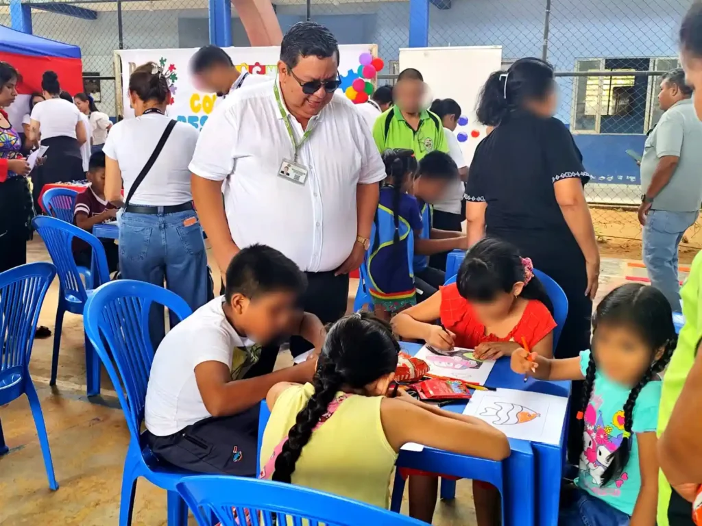 Fiscalía de Pando participa de feria estudiantil por el Día Internacional de Concientización sobre el Autismo y la educación inclusiva