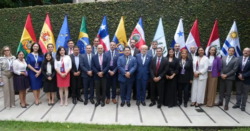 Ministerio Público de Bolivia, que lidera el grupo TIC de la AIAMP, comparte experiencias exitosas de transformación digital en reunión regional