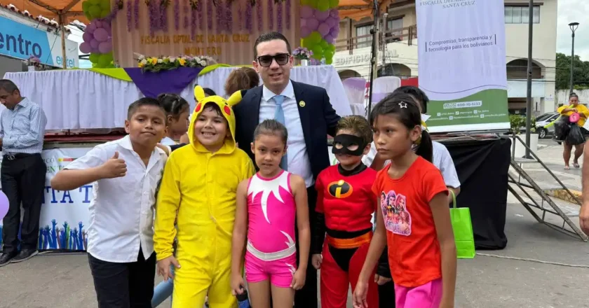Santa Cruz: Socialización masiva de la Ley Nº 1636 a estudiantes del municipio de Montero en feria del Niño Boliviano