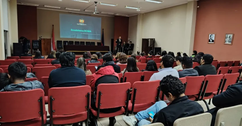 Tarija: Fiscalía socializa beneficios y funciones del Ecosistema Roma en congreso universitario