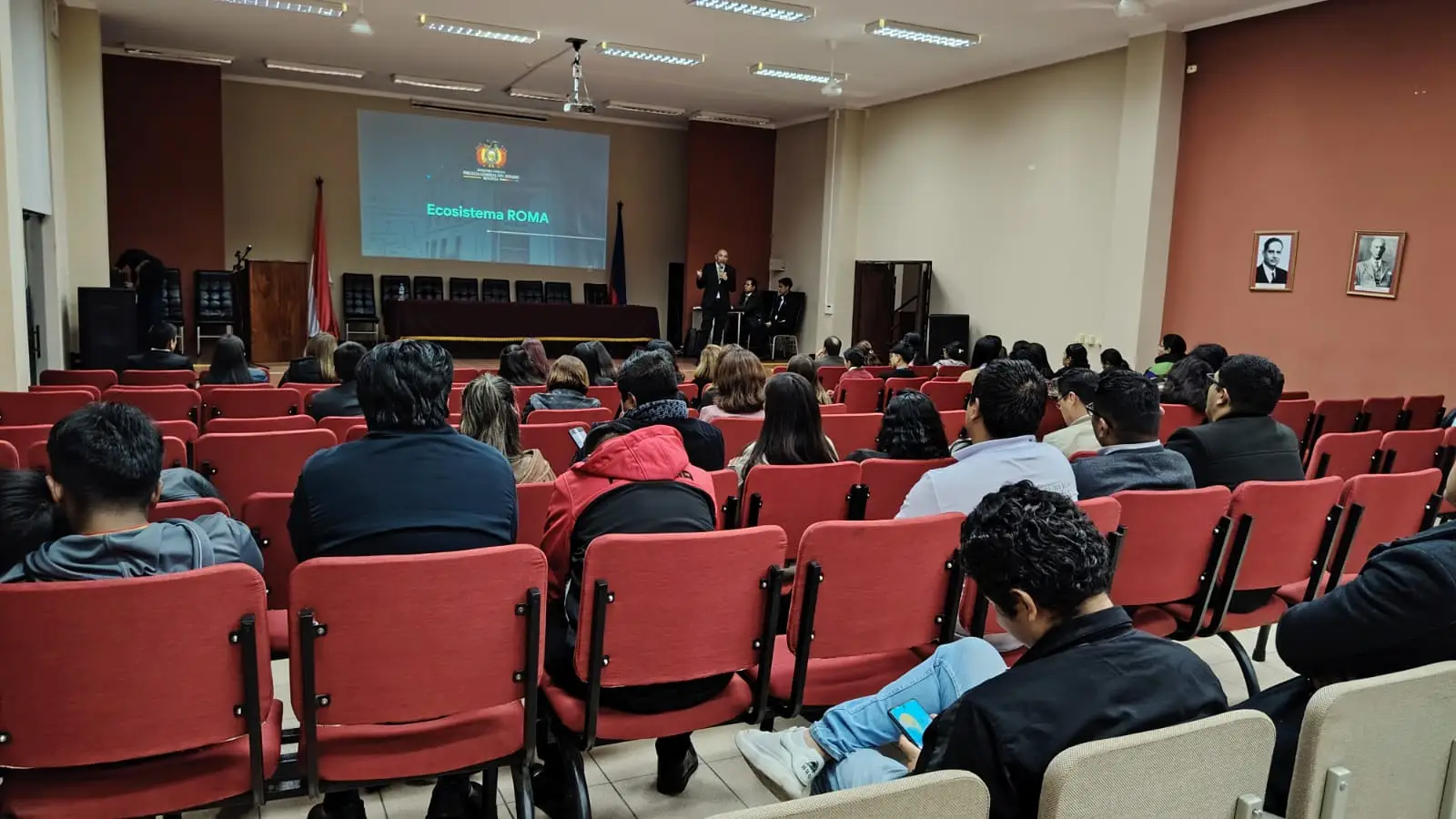 Tarija: Fiscalía socializa beneficios y funciones del Ecosistema Roma en congreso universitario