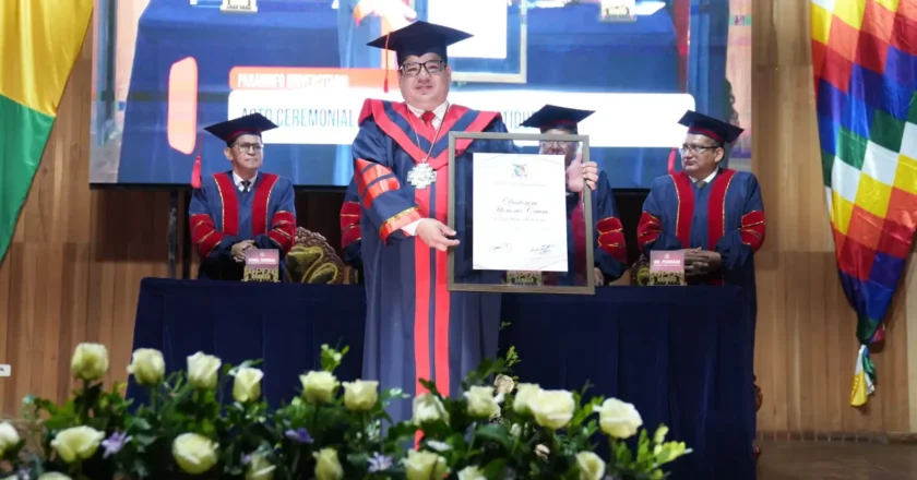 Upea reconoce al Fiscal General con Doctor Honoris Causa y él lo dedica a las víctimas: “Es un mandato moral”