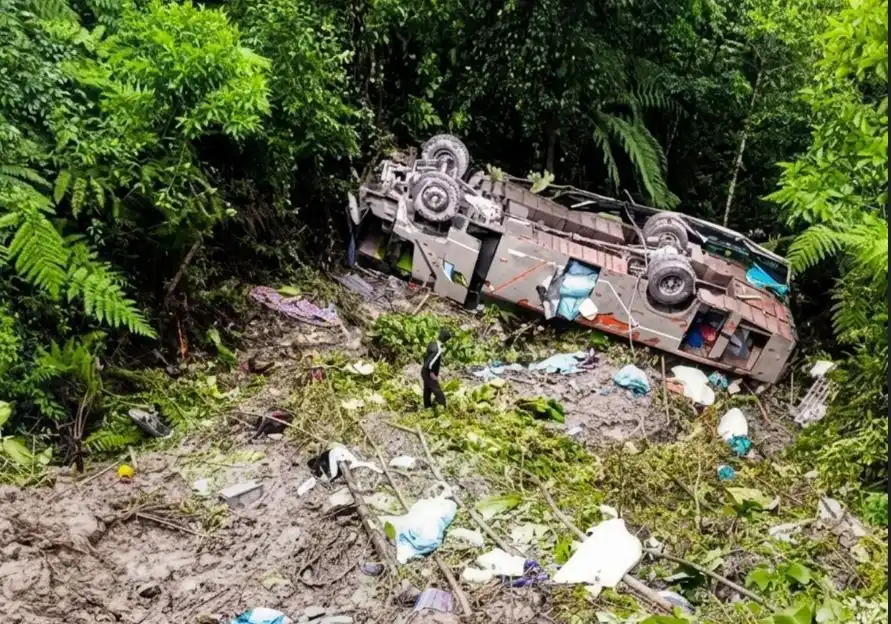 Tragedia en Apolo: accidente deja al menos seis fallecidos y heridos graves