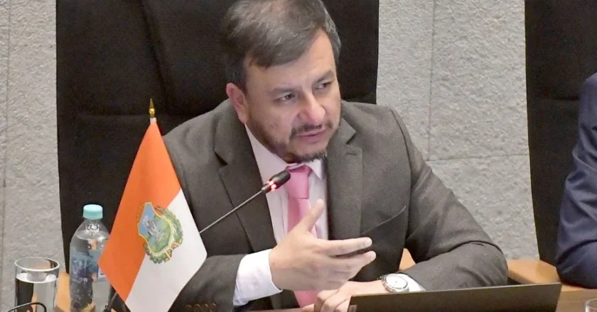 Asamblea no alcanza dos tercios y ministro Medinaceli evita censura tras interpelación