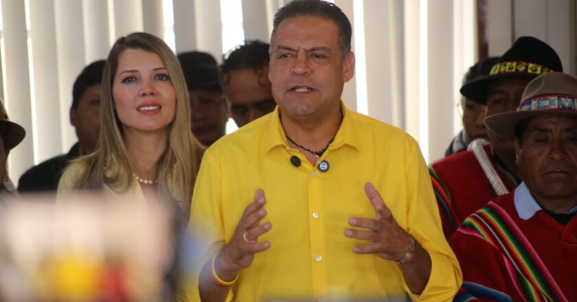 Luis Revilla acusa a René Yahuasi y NGP de “escándalo de pegas” en la Gobernación de La Paz