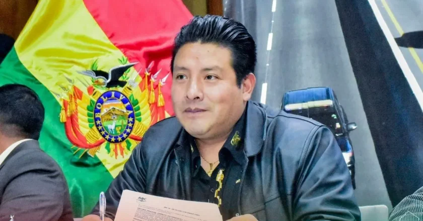 Quispe activa transición en la Gobernación y convoca a Revilla a reunión este jueves