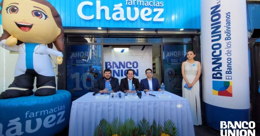 Banco Unión y Farmacias Chávez sellan alianza para ofrecer descuentos con pagos digitales