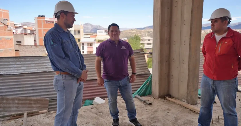 Fiscal General inspecciona avance de la construcción del edificio para la lucha contra la violencia en Chuquisaca