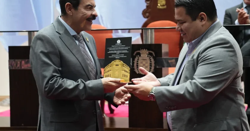 Fiscal general inaugura moderno auditorio en la Fiscalía Departamental de Cochabamba para fortalecer la capacitación institucional
