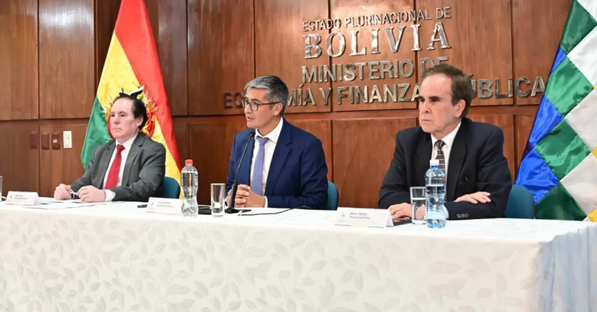 Gobierno anuncia devolución de depósitos en dólares y normalización de remesas desde julio