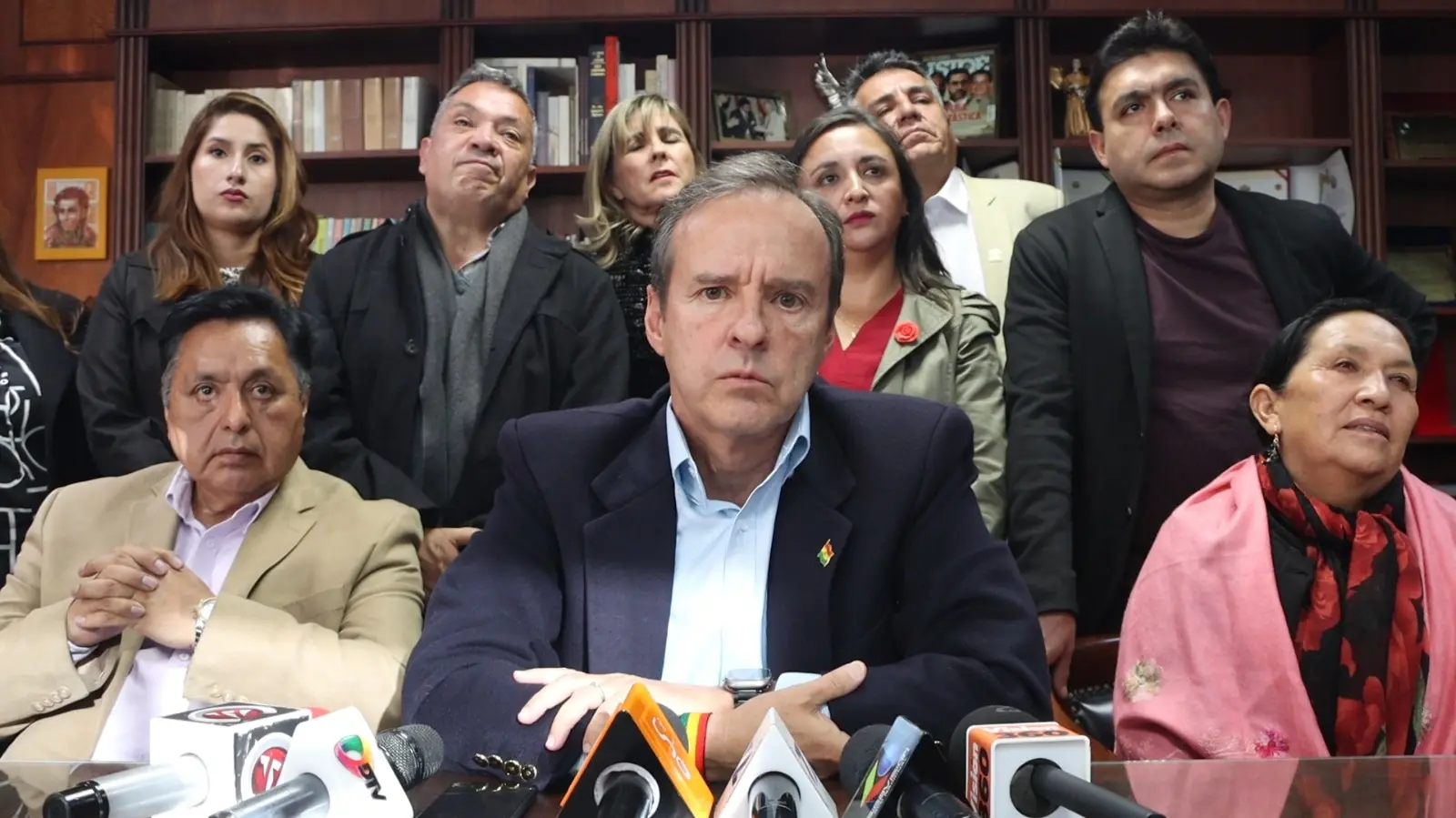 Tuto Quiroga exige aplicar la ley contra sectores que buscan la renuncia de Rodrigo Paz